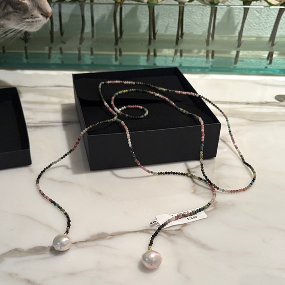 Elegant Multicolor Beaded Necklace with Pearls - Picture 4 of 4